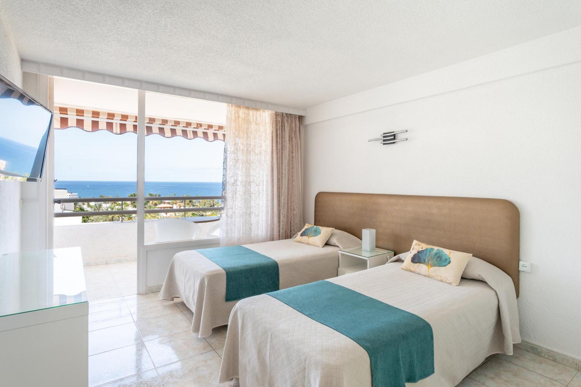 Apartamentos Borinquen Playa de las Americas  Exterior photo